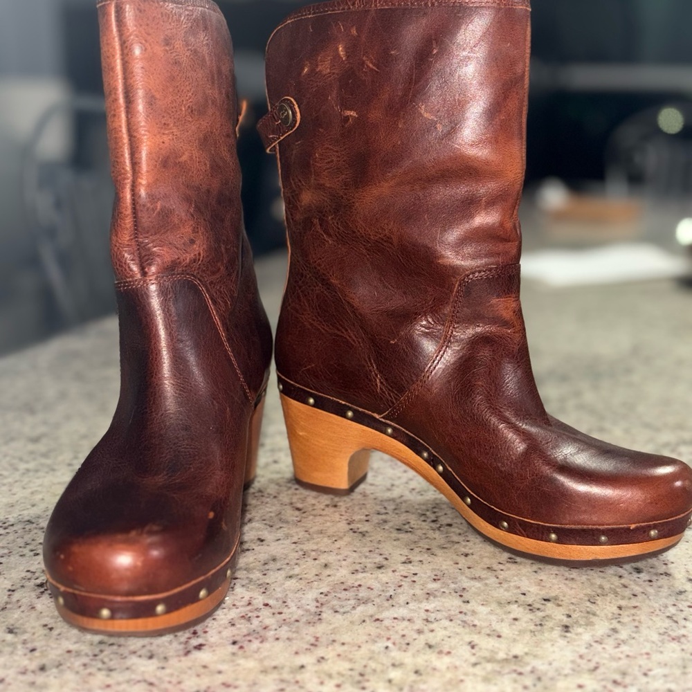 UGG Lynnea Brown Leather Women's Boots